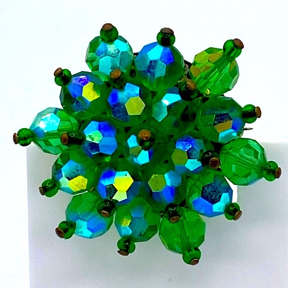 Vintage Green Aurora Borealis Crystal Beaded Cluster Brooch 1960s - Picture 2 of 6
